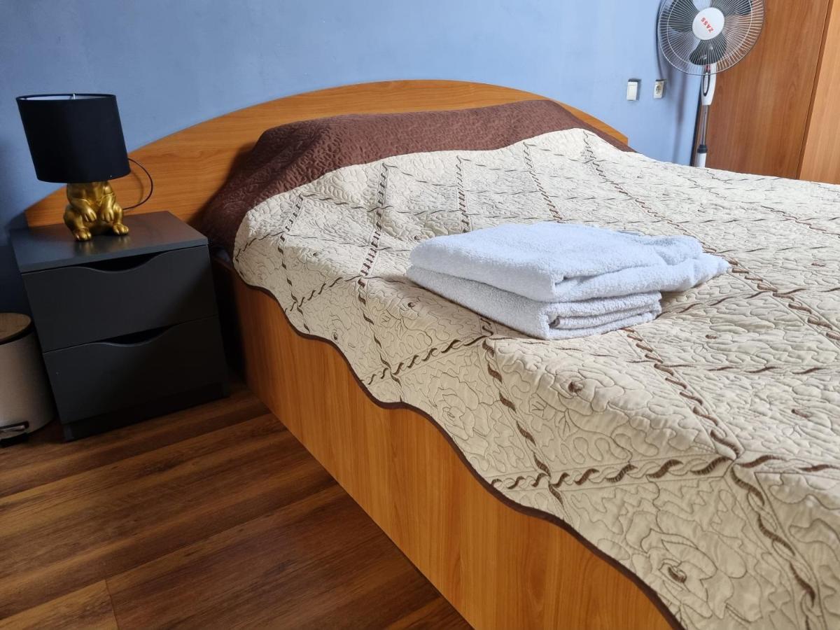 Penthouse Apartament 2 Floors, 2 Bedroom , 2 Bath, 120 Sqm , Inside Yard Parking Kluż-Napoka Zewnętrze zdjęcie