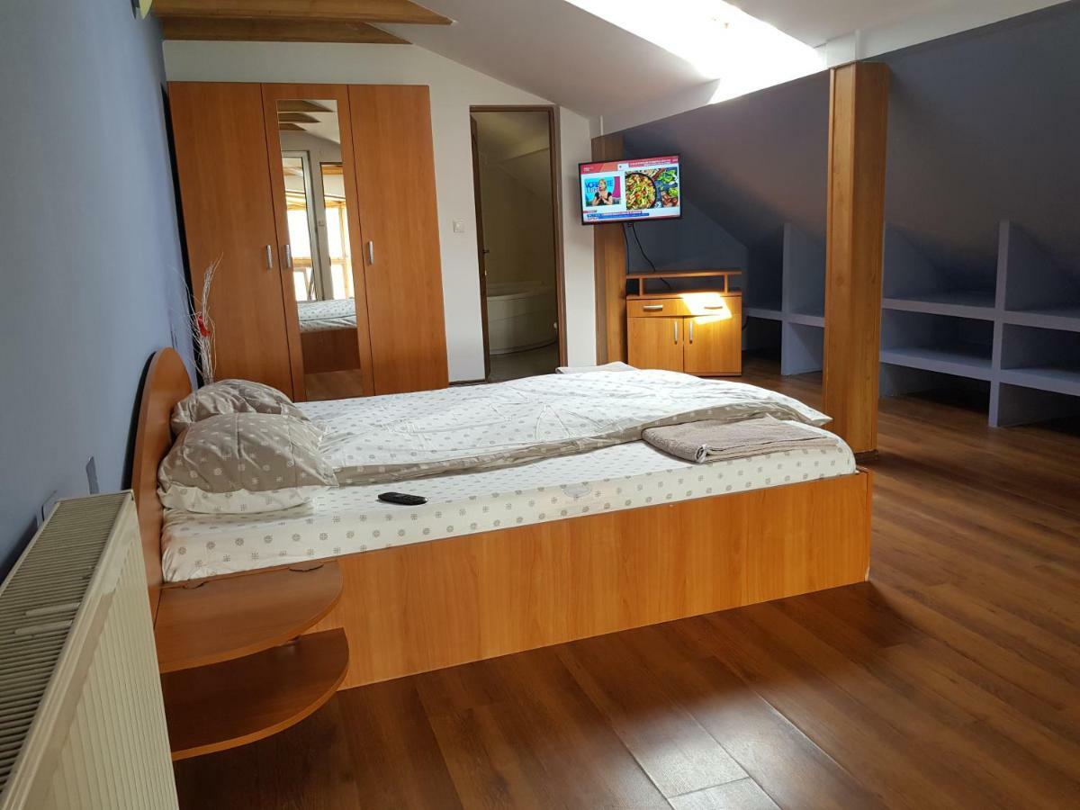 Penthouse Apartament 2 Floors, 2 Bedroom , 2 Bath, 120 Sqm , Inside Yard Parking Kluż-Napoka Zewnętrze zdjęcie